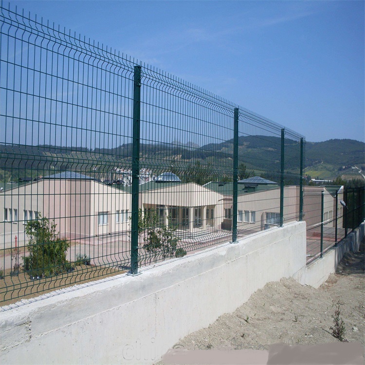 云南噴塑鐵絲網圍墻護欄