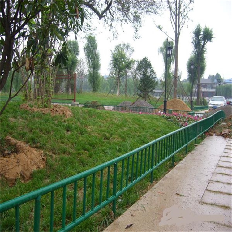 道路隔離帶護欄