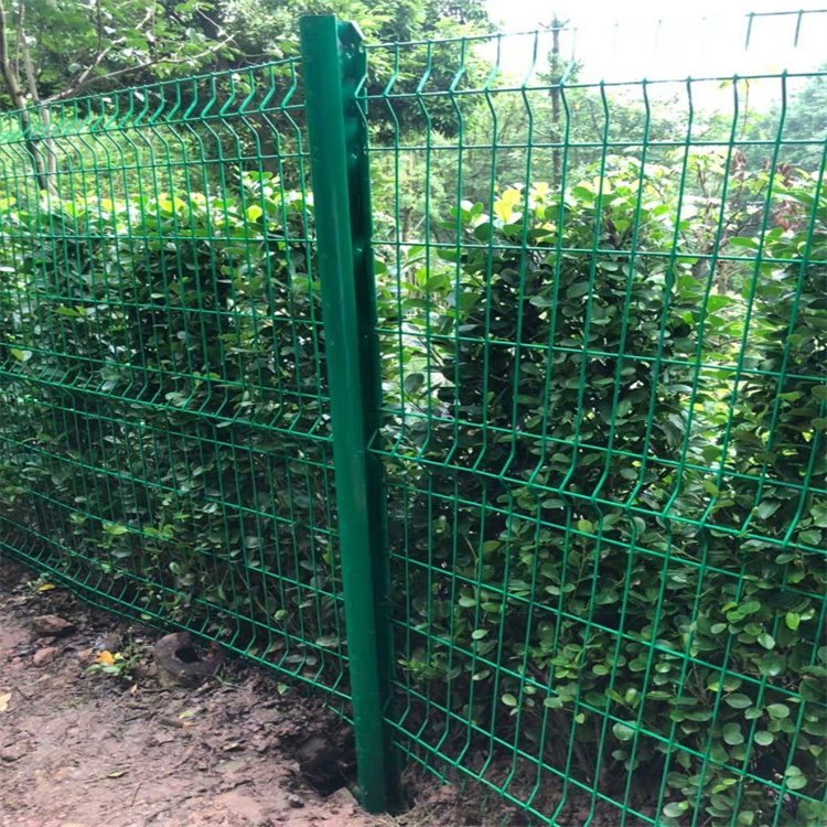 湖北桃心柱鐵絲網圍欄