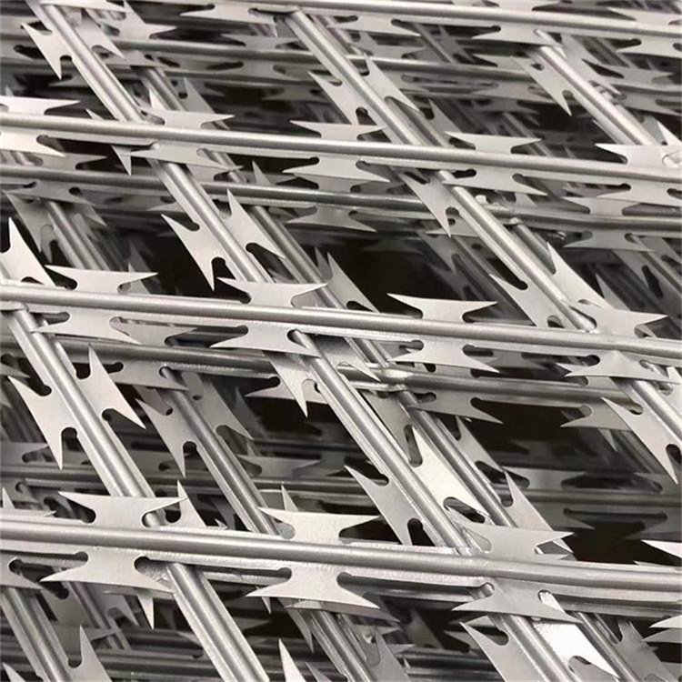 監獄焊接刀片刺網的生產過程